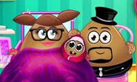 La chica Pou y su nueva bebé